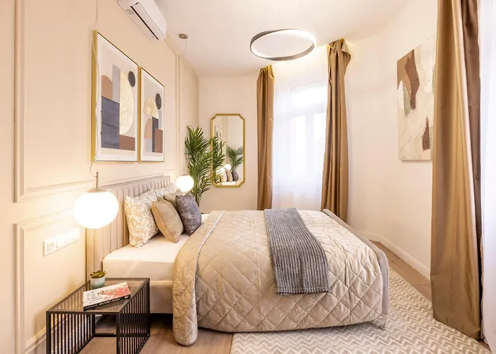 Daire Luxury & Classy With 3bedrm, 2bathrm Budapeşte