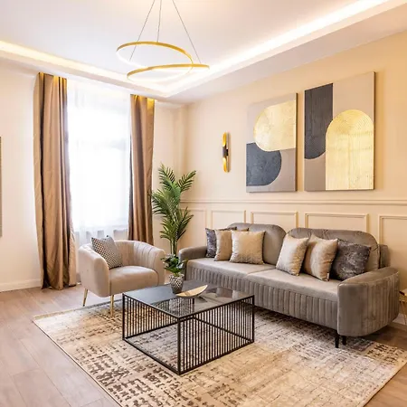 Luxury & Classy With 3bedrm, 2bathrm * 布达佩斯