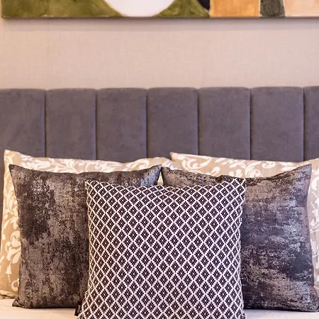 Luxury & Classy With 3bedrm, 2bathrm アパート *