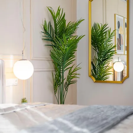 Luxury & Classy With 3bedrm, 2bathrm Lägenhet Budapest