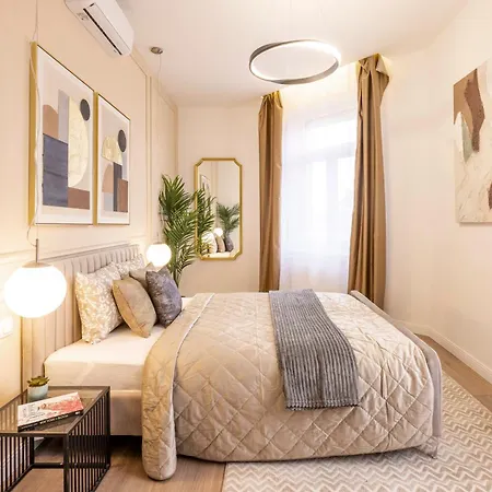 Lägenhet Luxury & Classy With 3bedrm, 2bathrm Budapest