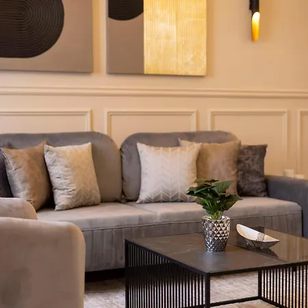 Luxury & Classy With 3bedrm, 2bathrm