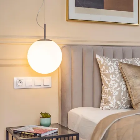 Luxury & Classy With 3bedrm, 2bathrm *